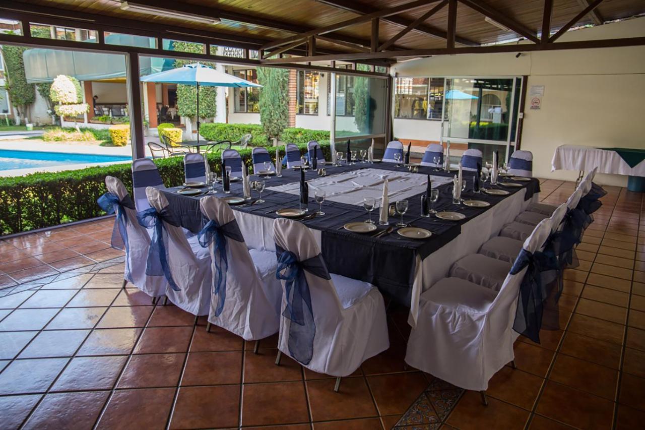 Hotel & Suites Villa Del Sol Морелия Экстерьер фото