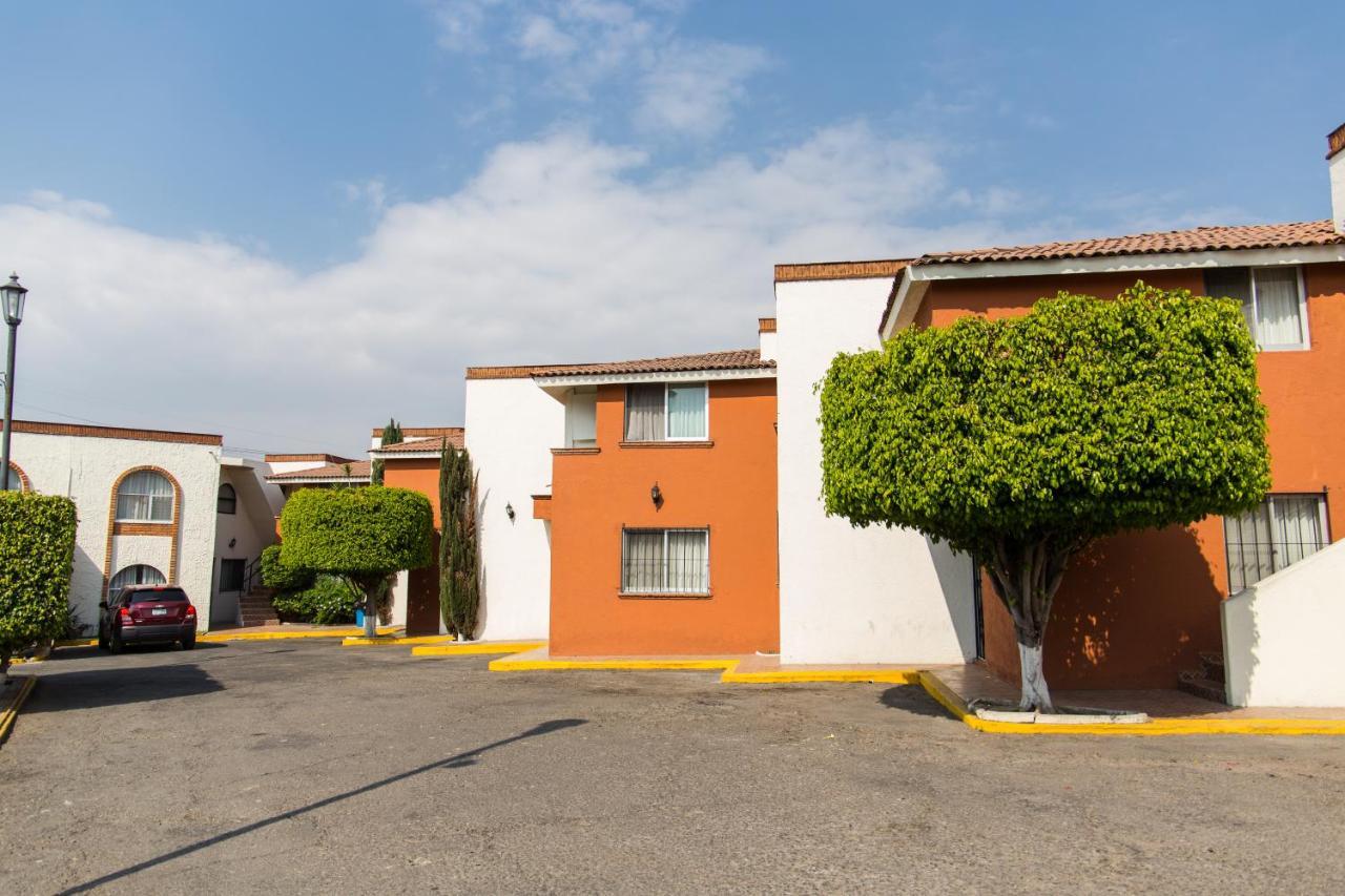 Hotel & Suites Villa Del Sol Морелия Экстерьер фото