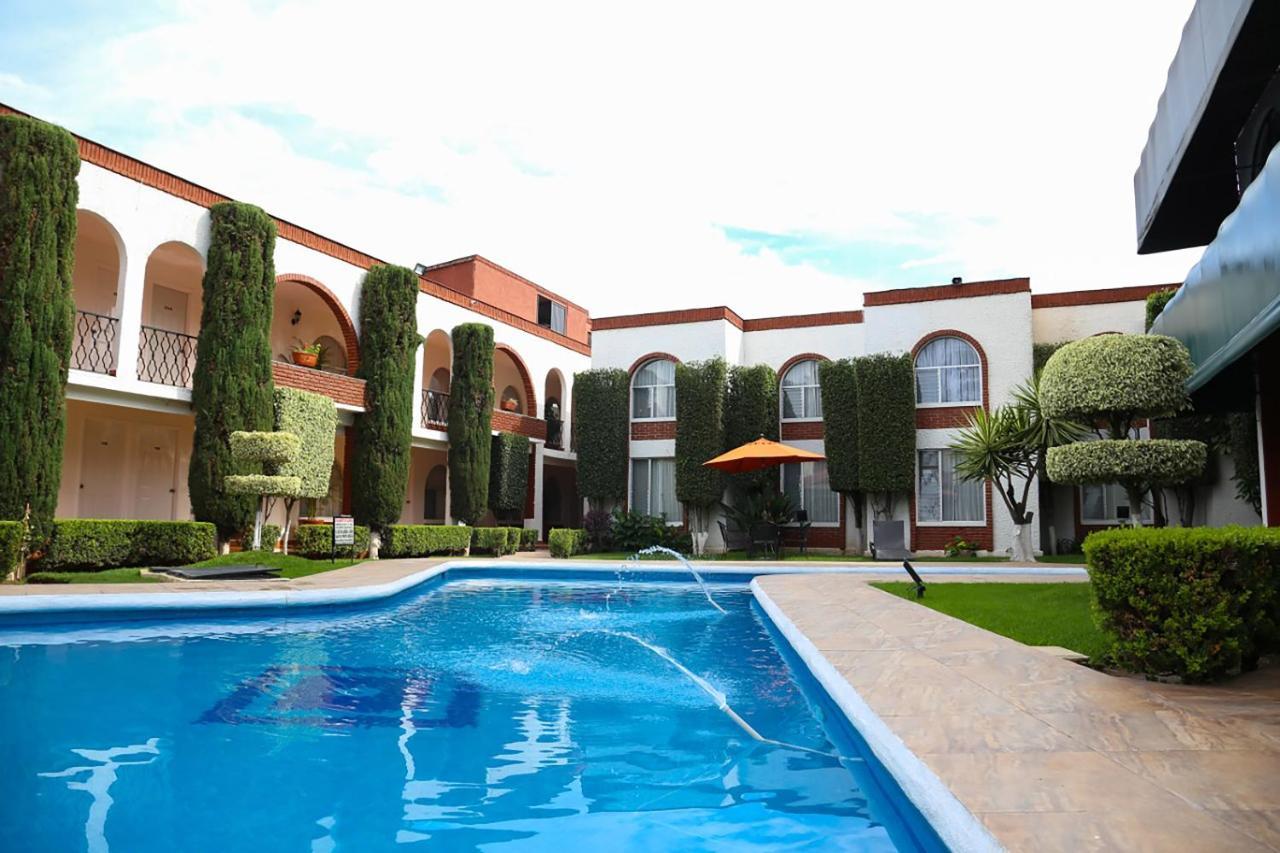 Hotel & Suites Villa Del Sol Морелия Экстерьер фото