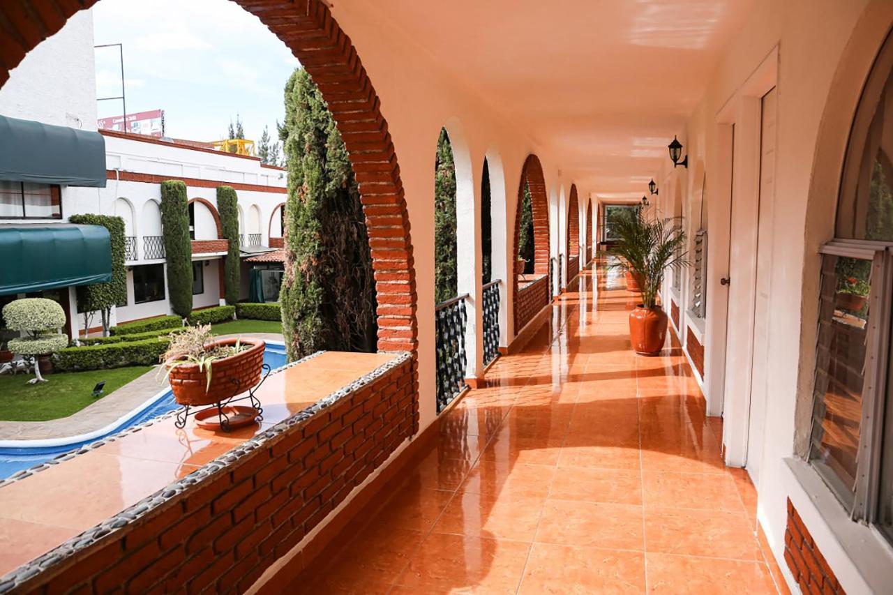 Hotel & Suites Villa Del Sol Морелия Экстерьер фото