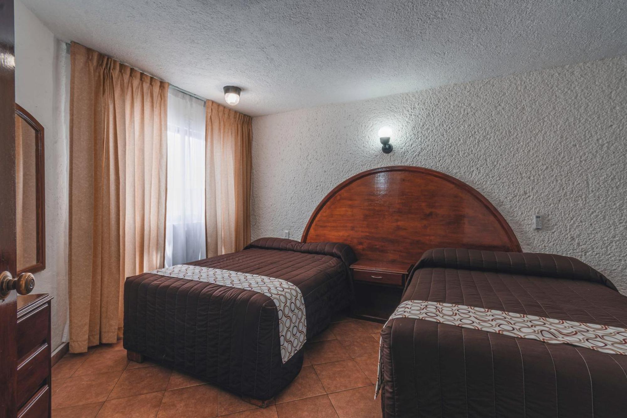 Hotel & Suites Villa Del Sol Морелия Экстерьер фото