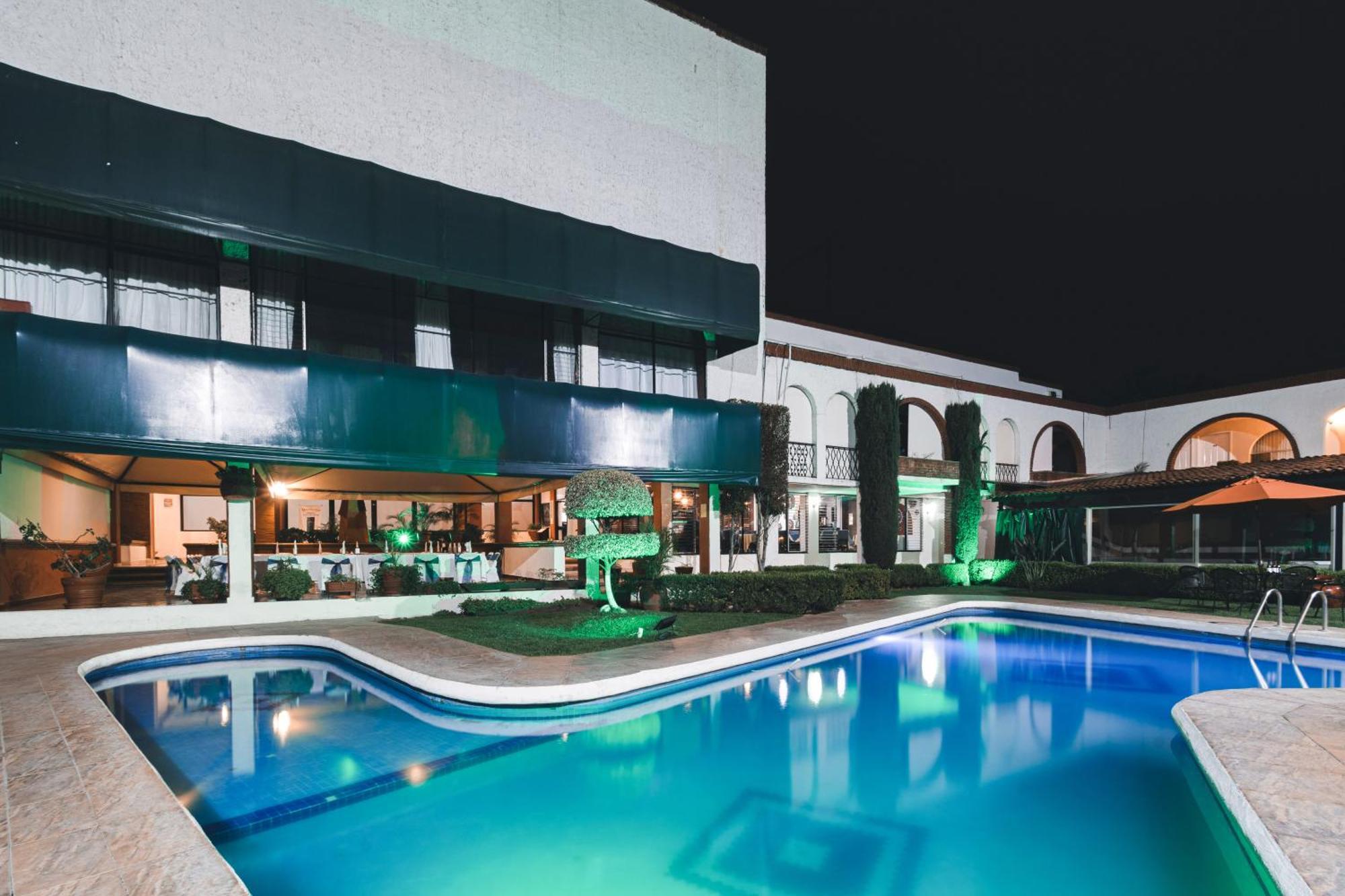 Hotel & Suites Villa Del Sol Морелия Экстерьер фото