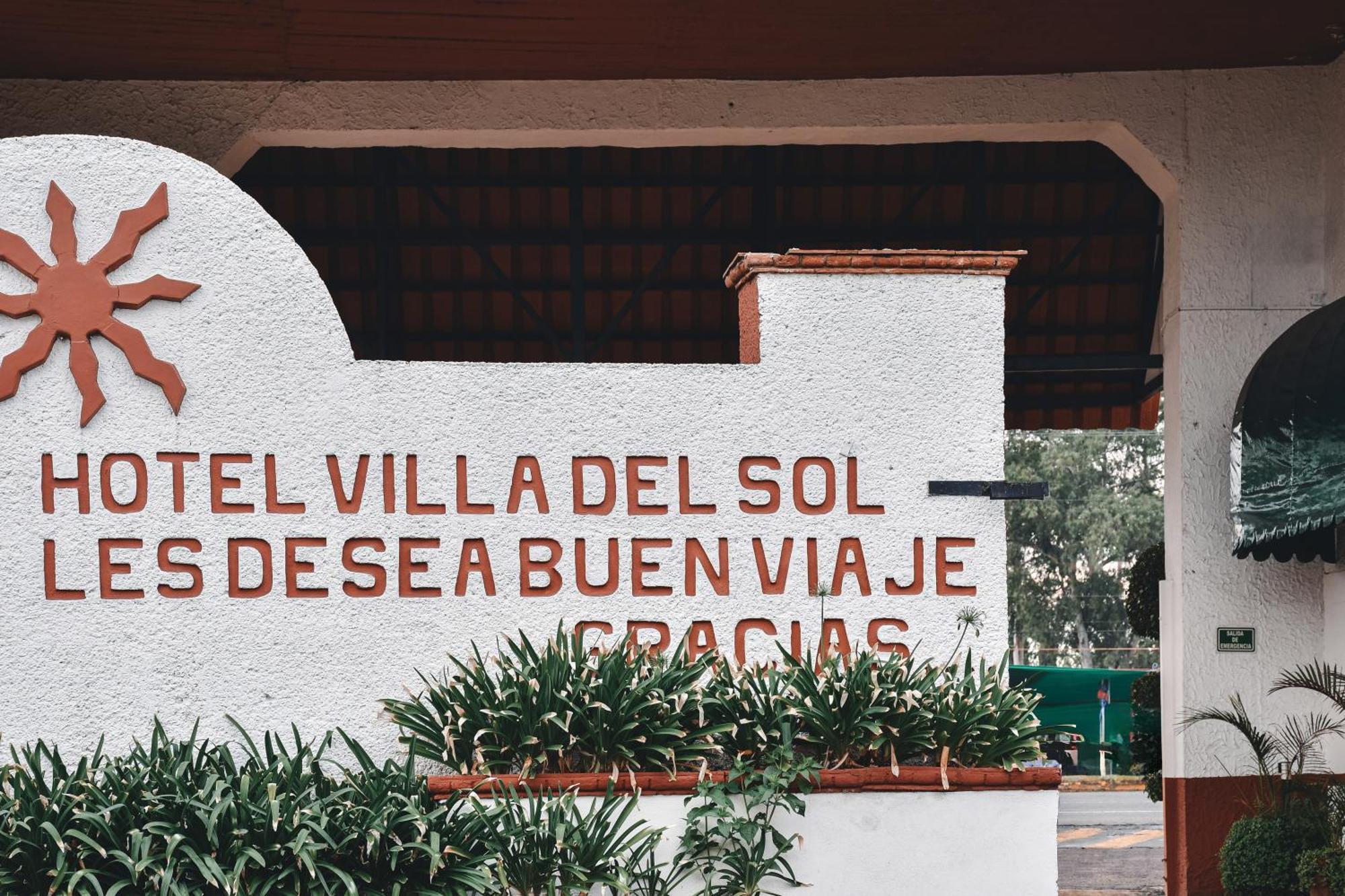 Hotel & Suites Villa Del Sol Морелия Экстерьер фото