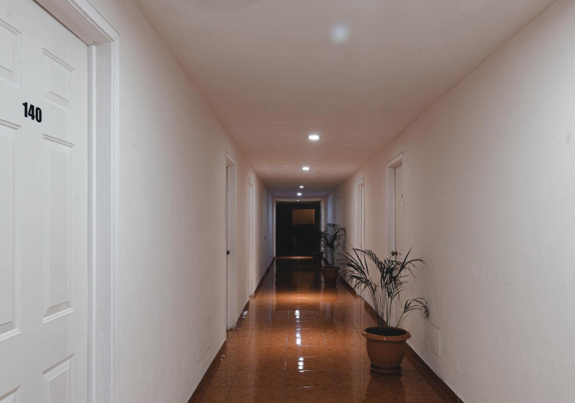 Hotel & Suites Villa Del Sol Морелия Экстерьер фото