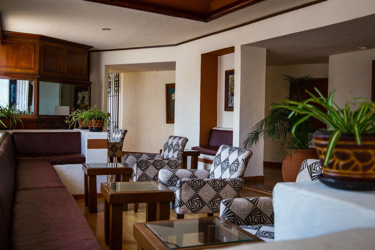 Hotel & Suites Villa Del Sol Морелия Экстерьер фото